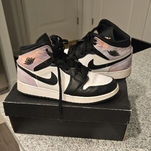 Jordan Women's Black, White, and Pink Sneakers